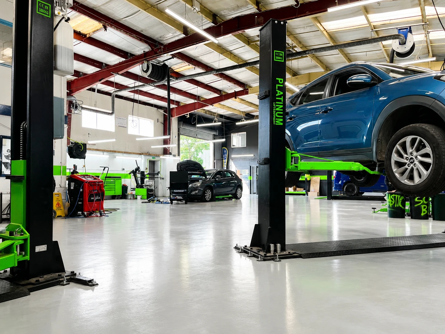 24/7 Autocentre workshop in Cwmbran