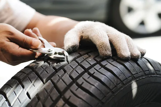 Mobile tyre puncture repair