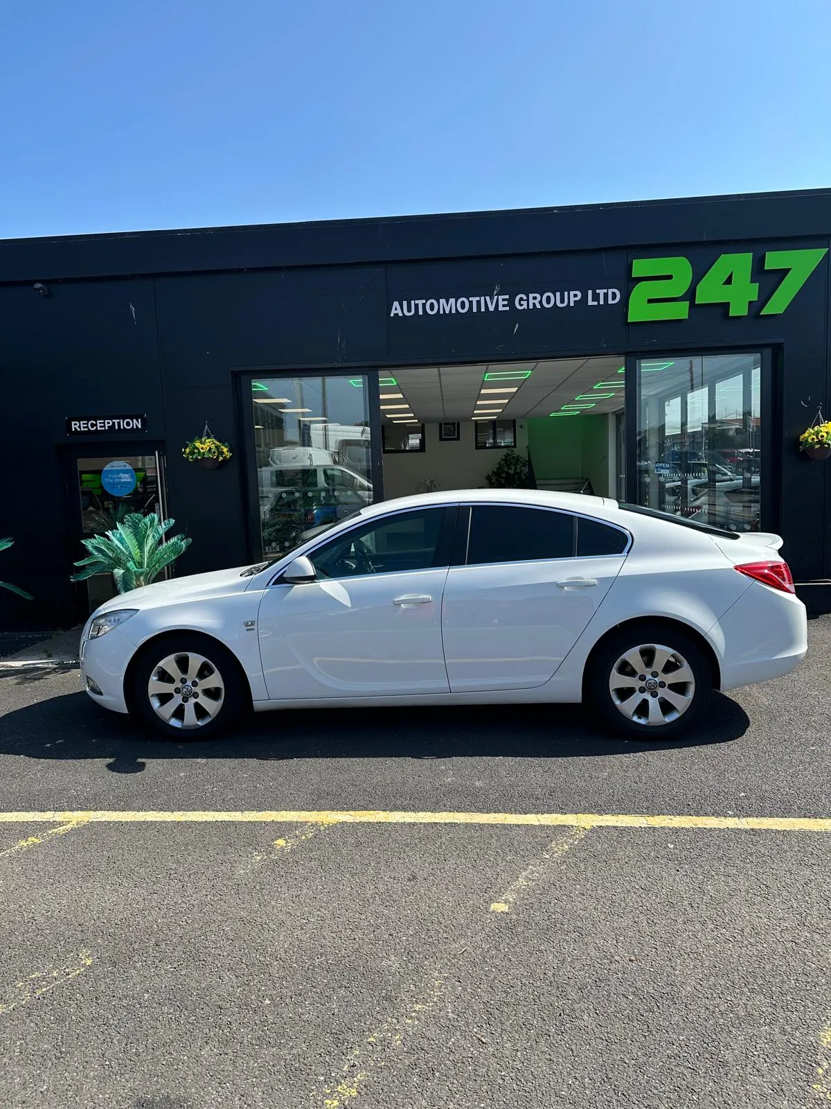 Vauxhall Insignia photo 3