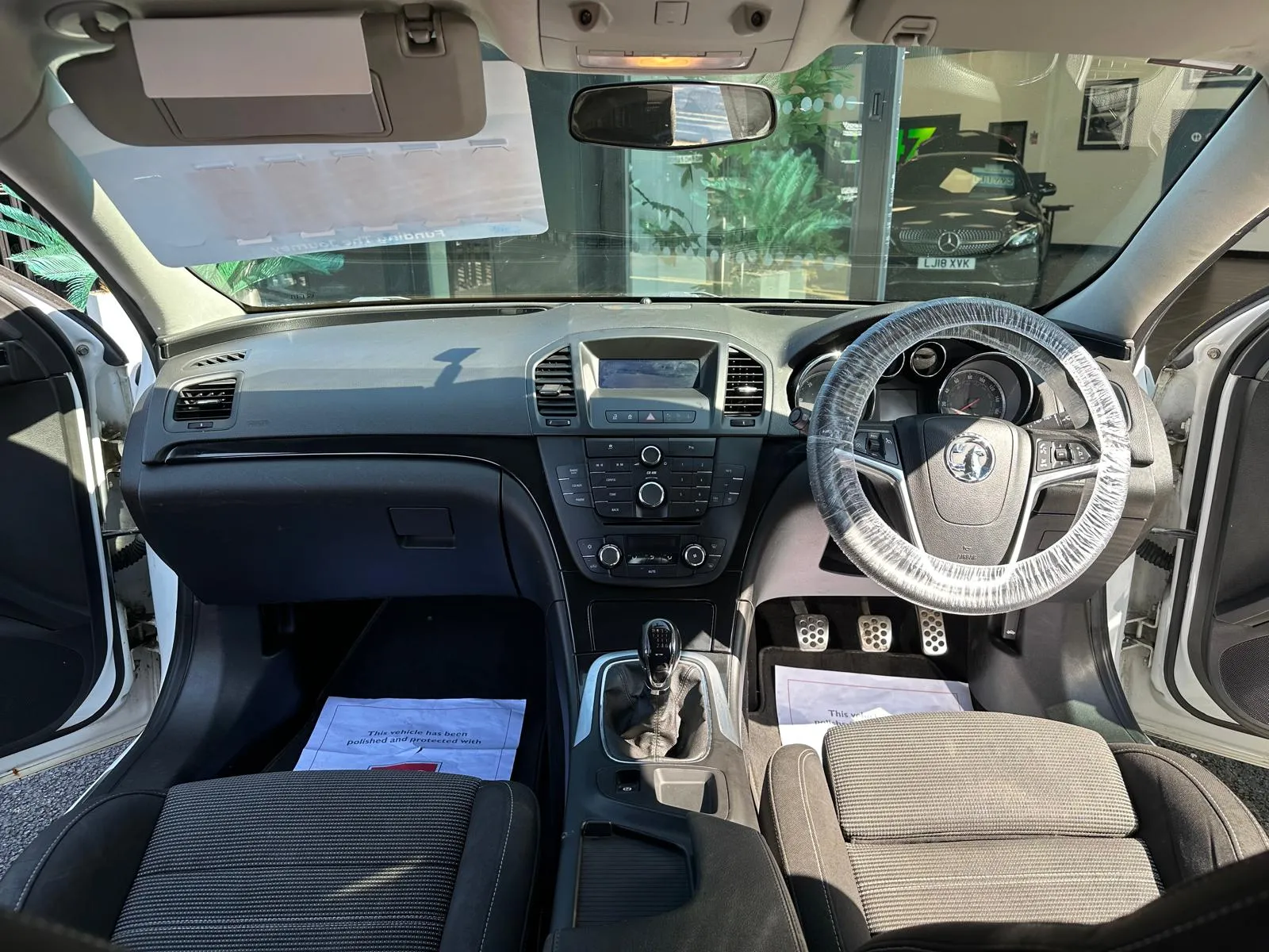 Vauxhall Insignia photo 8