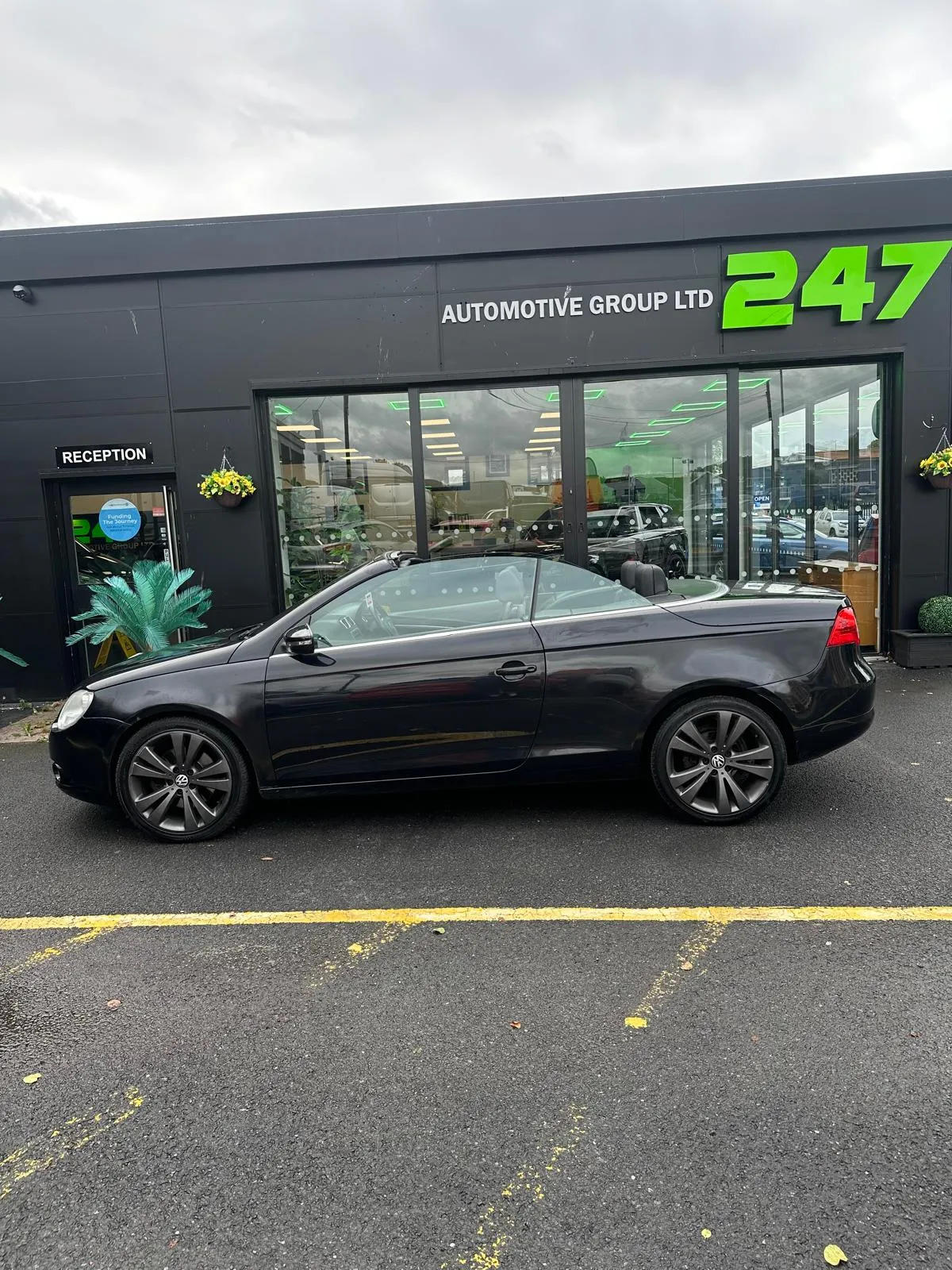 VOLKSWAGEN EOS 2.0 TDI CR Sport 2dr DSG photo 4