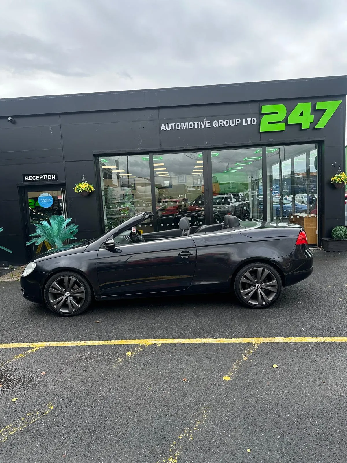 VOLKSWAGEN EOS 2.0 TDI CR Sport 2dr DSG photo 5