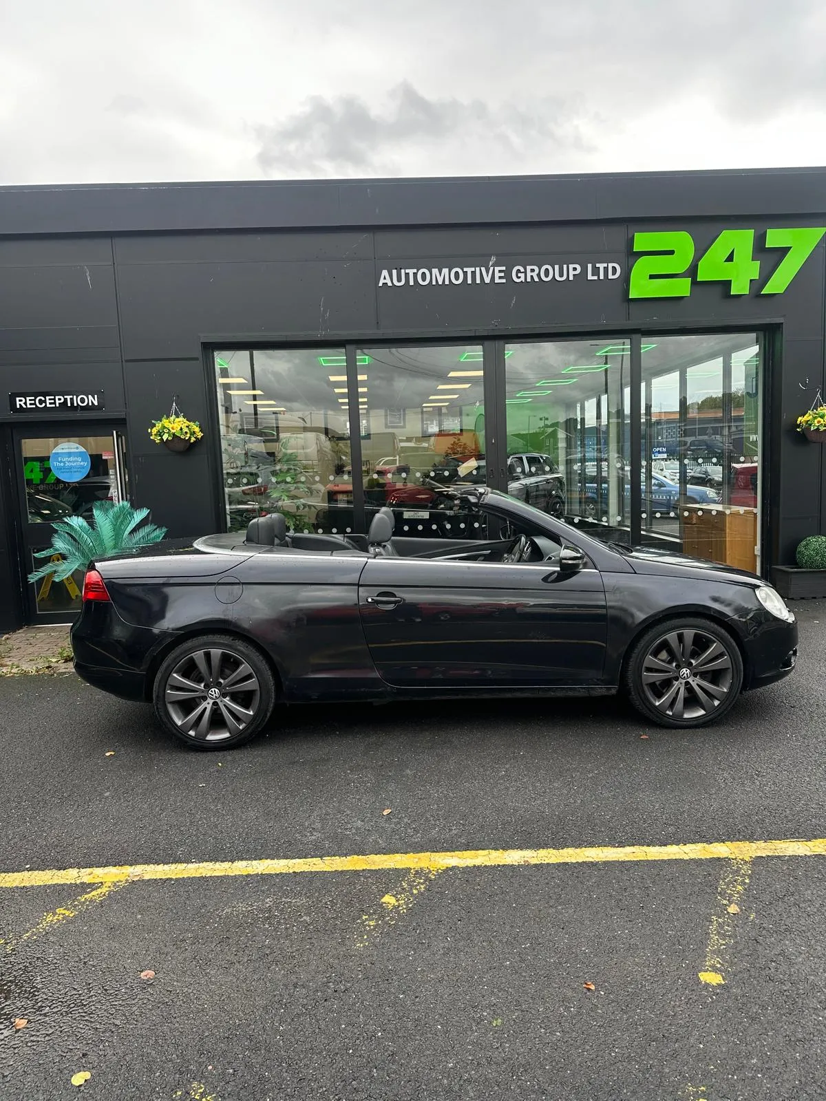 VOLKSWAGEN EOS 2.0 TDI CR Sport 2dr DSG photo 6