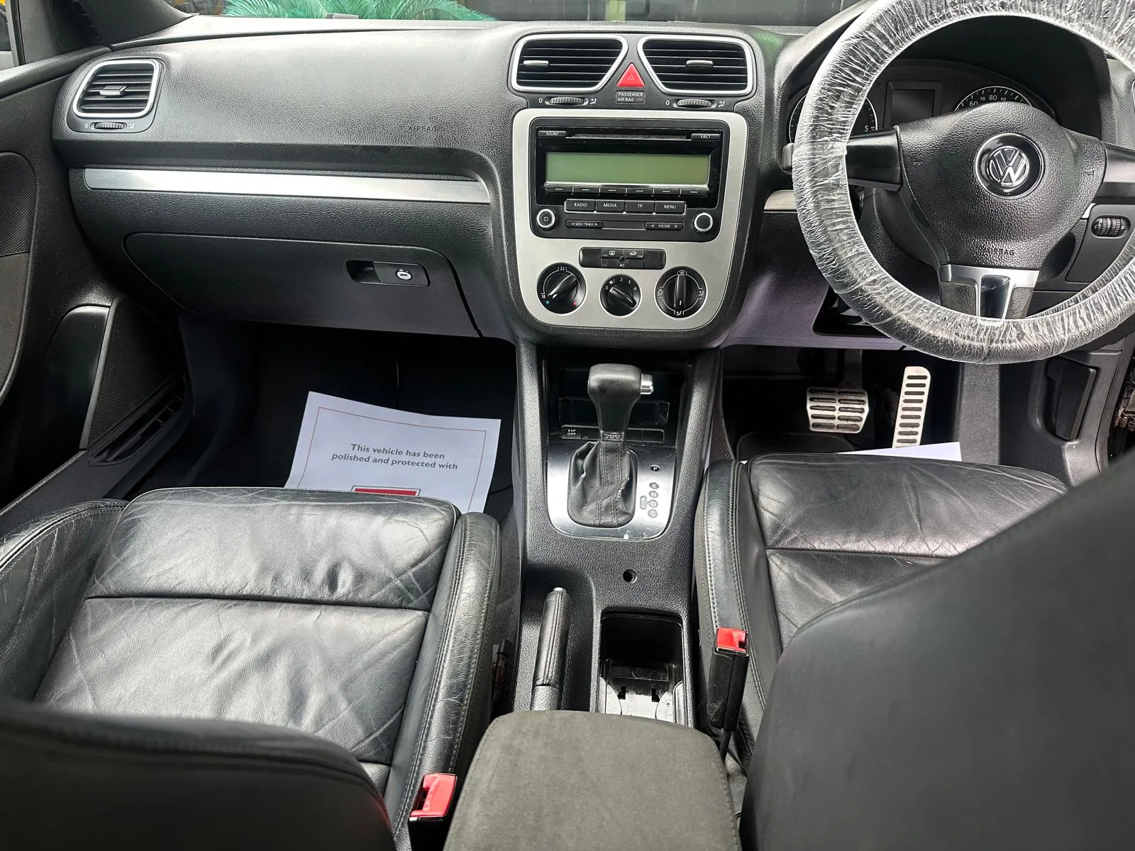 VOLKSWAGEN EOS 2.0 TDI CR Sport 2dr DSG photo 8