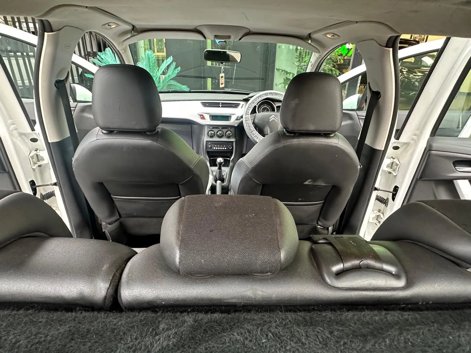 2013 Citroën C3 1.2 VTR+ 5 Door Petrol Manual photo 6