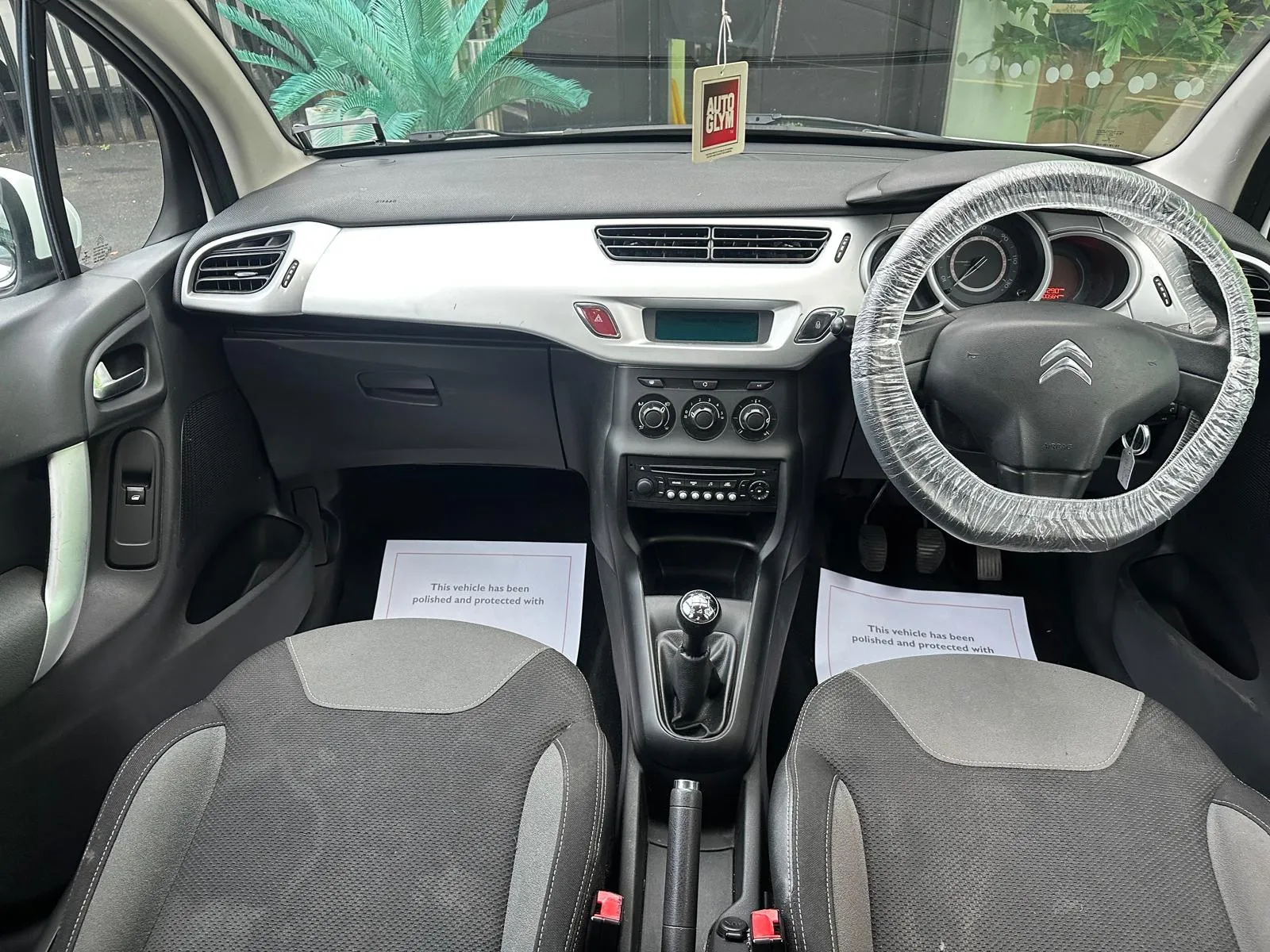 2013 Citroën C3 1.2 VTR+ 5 Door Petrol Manual photo 8