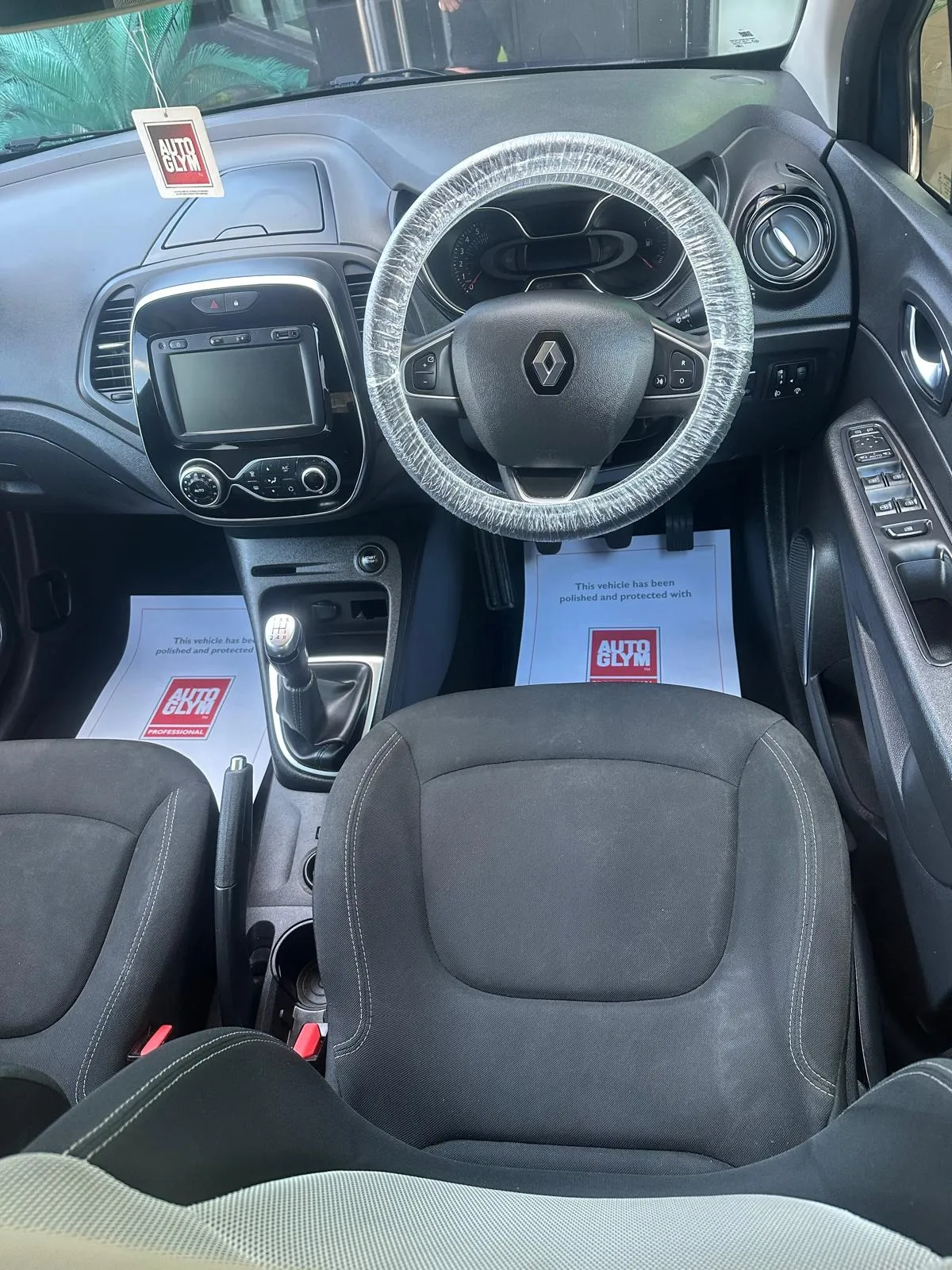 Renault Captur Captur Iconic TCe photo 4