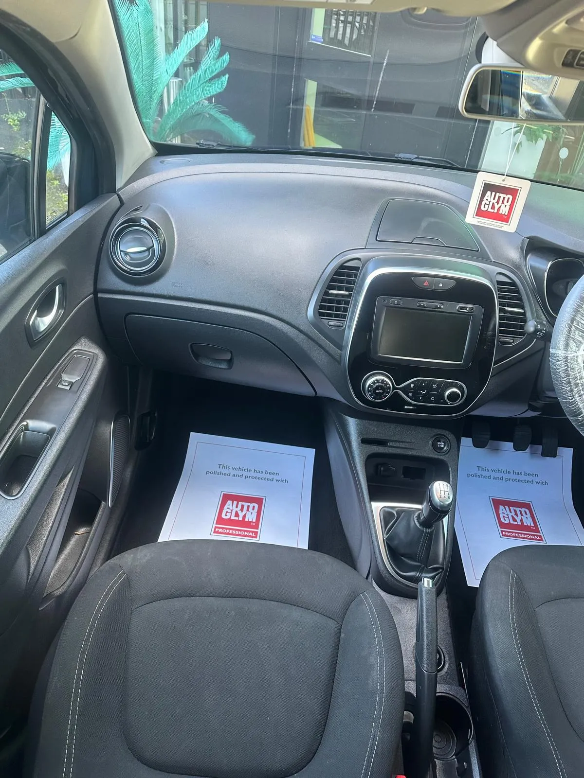 Renault Captur Captur Iconic TCe photo 6