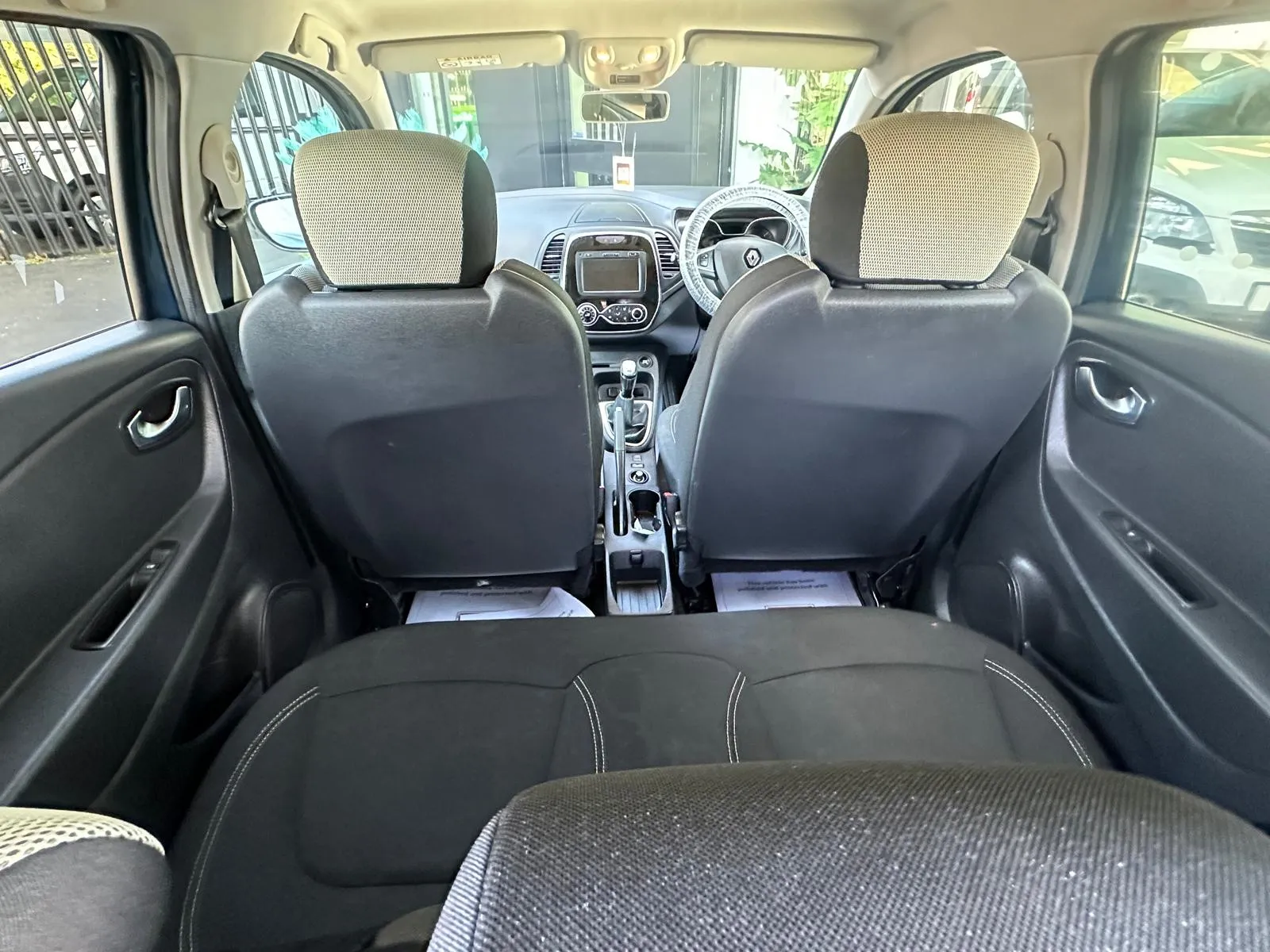 Renault Captur Captur Iconic TCe photo 9