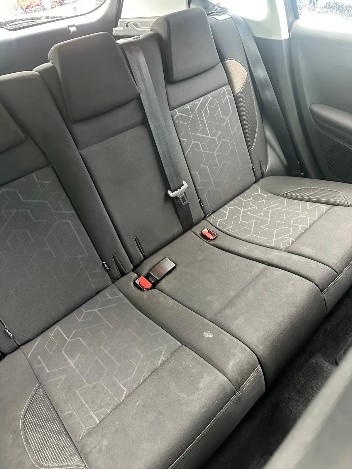 Peugeot 2008 Active photo 8